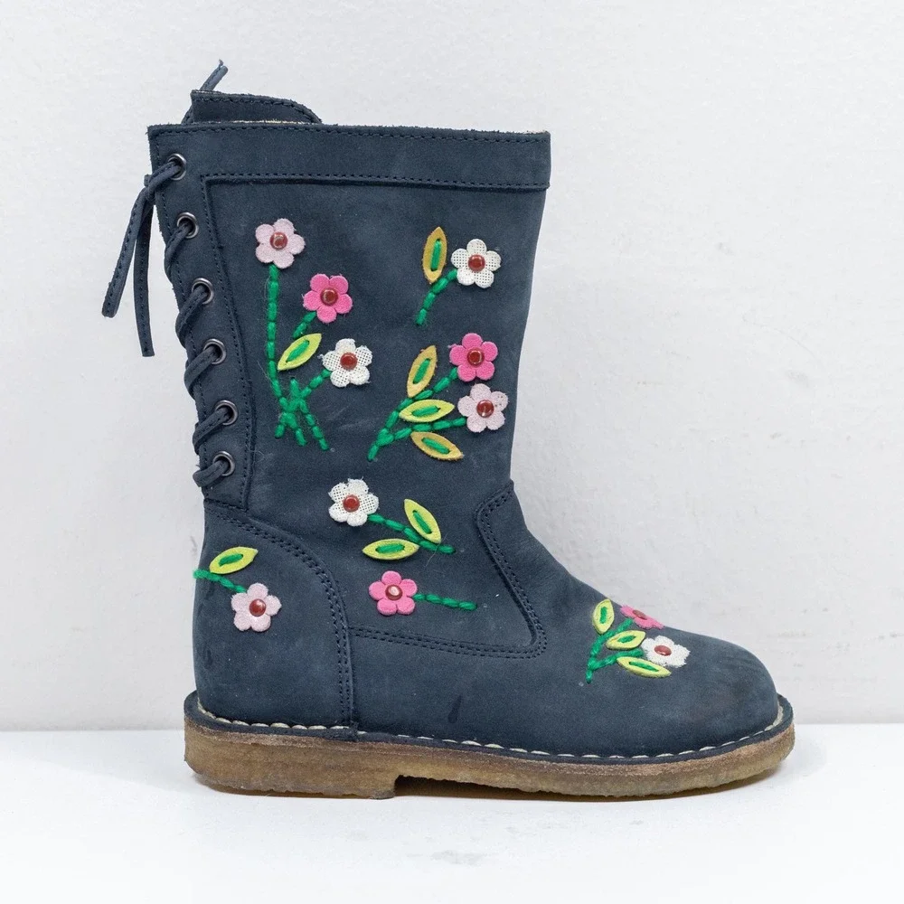 LE PETIT CHOU Zecchino d'Oro Floral Embroidered Suede Boots Toddler Sz 7.5-8 US